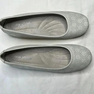 Easy Street size 11m gray ballet flats